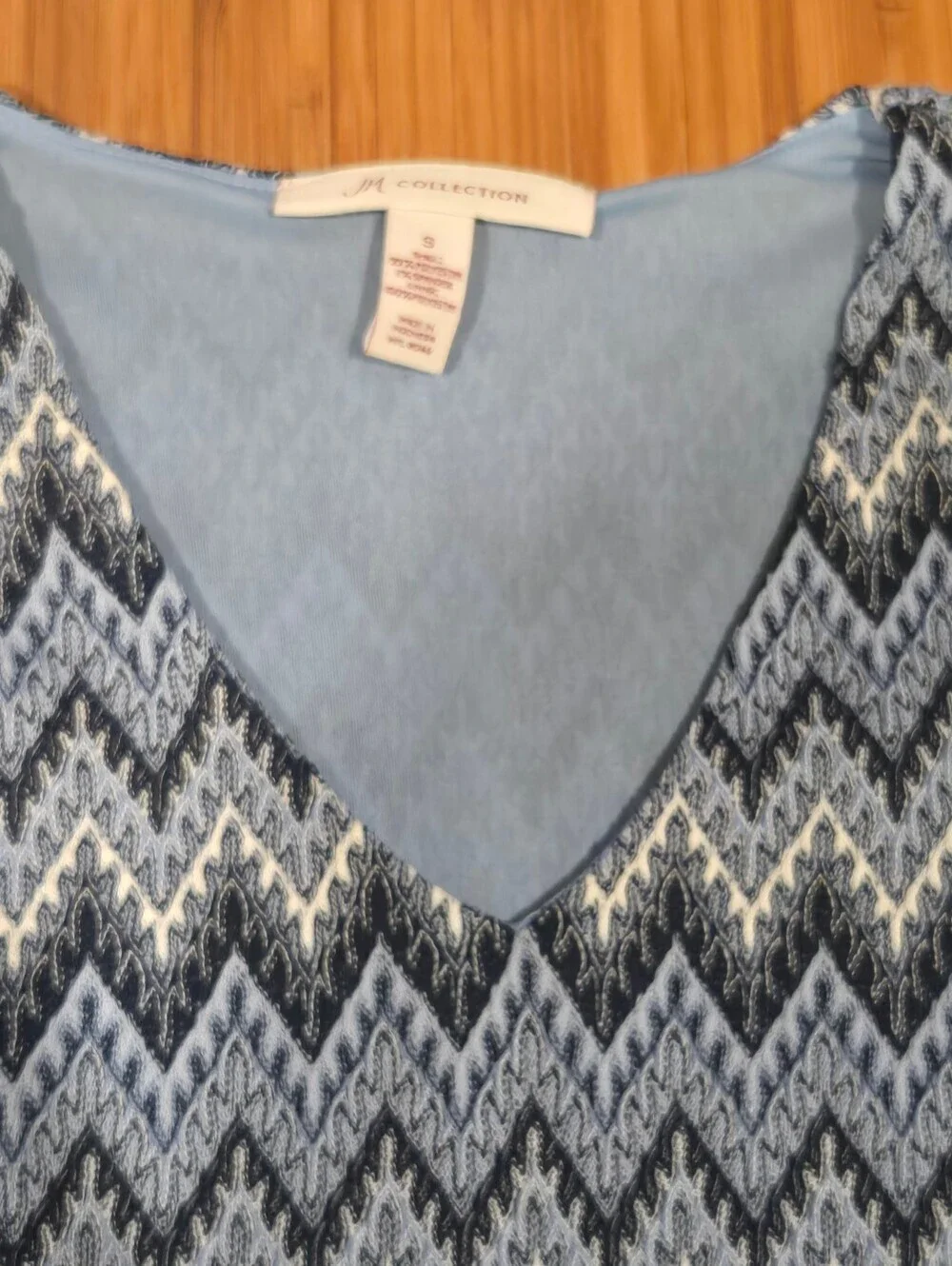 JM Collection Blue Chevron V-Neck Knit Top